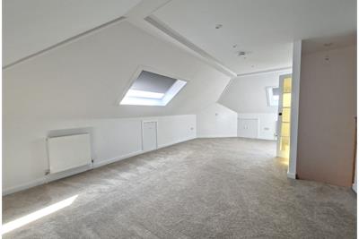 Milton Crescent,
Duddingston,
Edinburgh,
EH15 3PF - image 12
