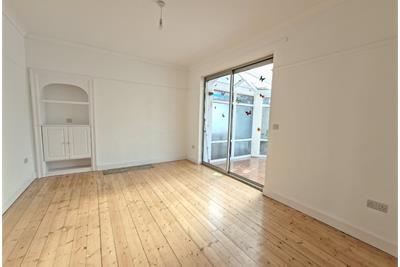Milton Crescent,
Duddingston,
Edinburgh,
EH15 3PF - image 4
