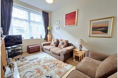 Canongate,
Old Town,
Edinburgh,
EH8 8BQ - image 1