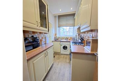 Canongate,
Old Town,
Edinburgh,
EH8 8BQ - image 3