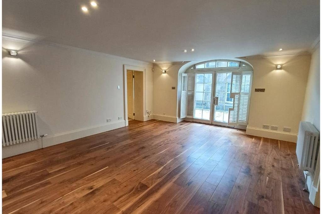 2 bed flat for rent New Town Northumberland Street South East Lane