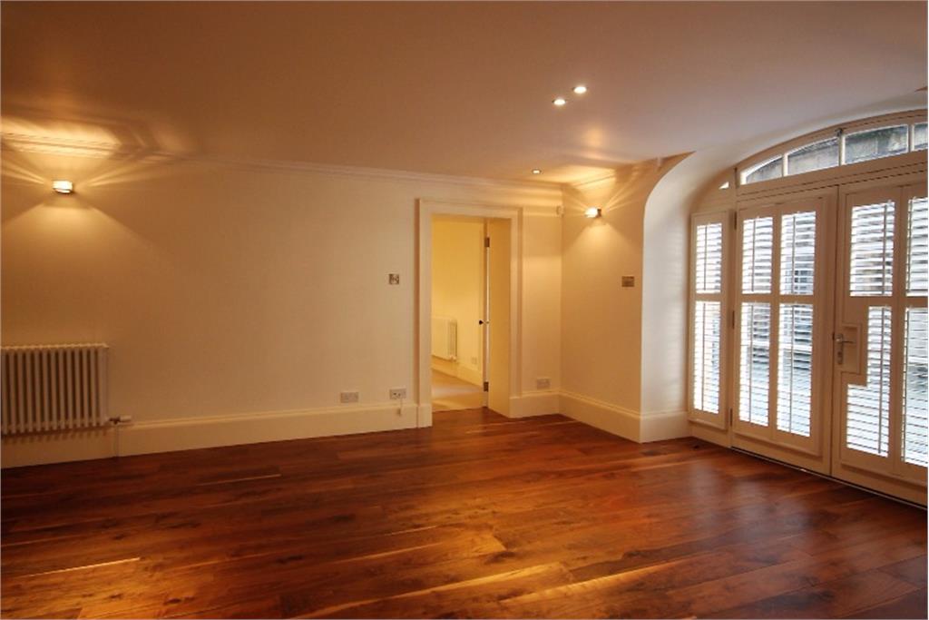 2 Bed Flat For Rent New Town 