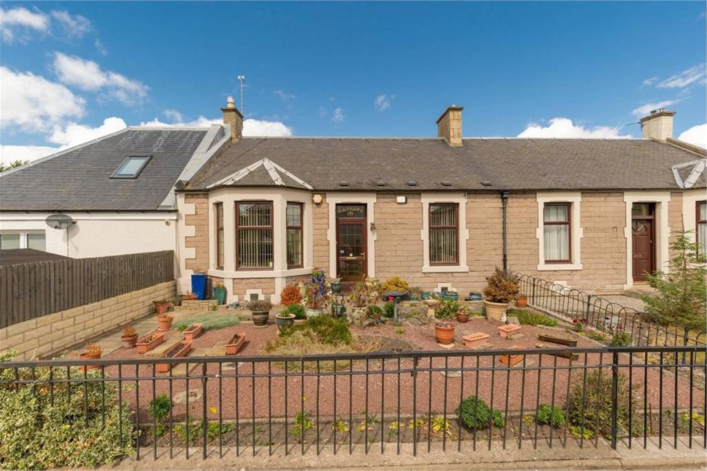 3 bed house for sale Loanhead 151 The Loan EH20 ESPC