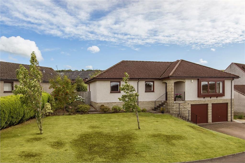 3 bed house for sale Cupar 65 Hogarth Drive KY15 ESPC