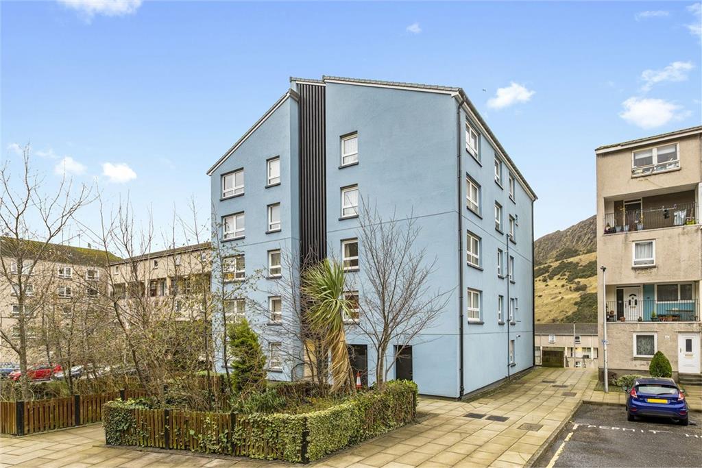 1 bed flat for sale Holyrood 45/11 Viewcraig Gardens, Holyrood EH8 ESPC