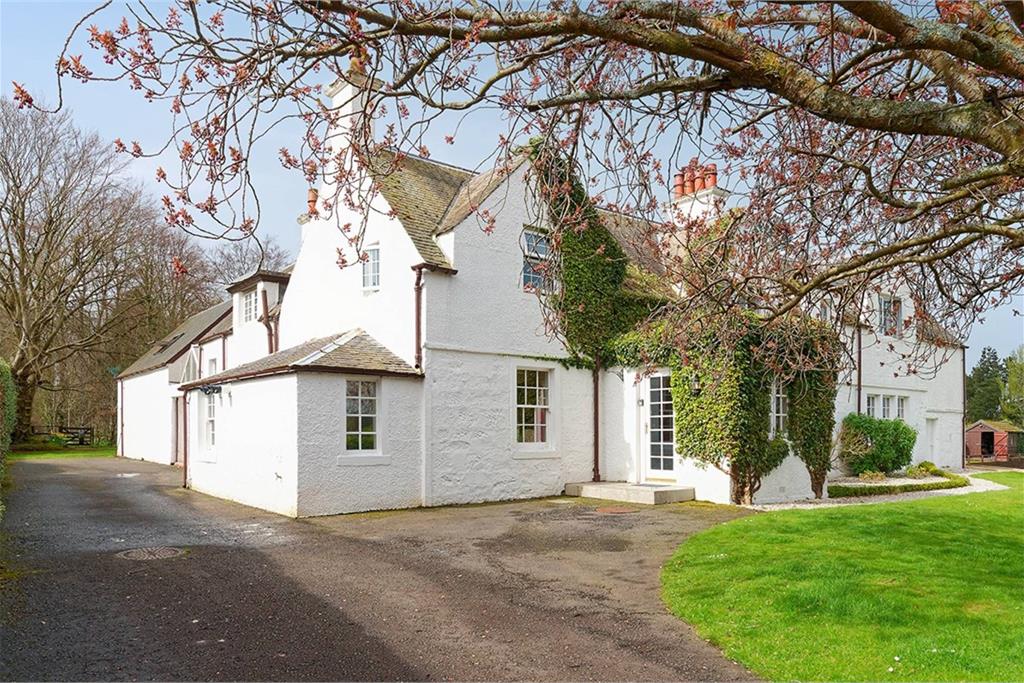 6 bed detached house for sale in Alloway