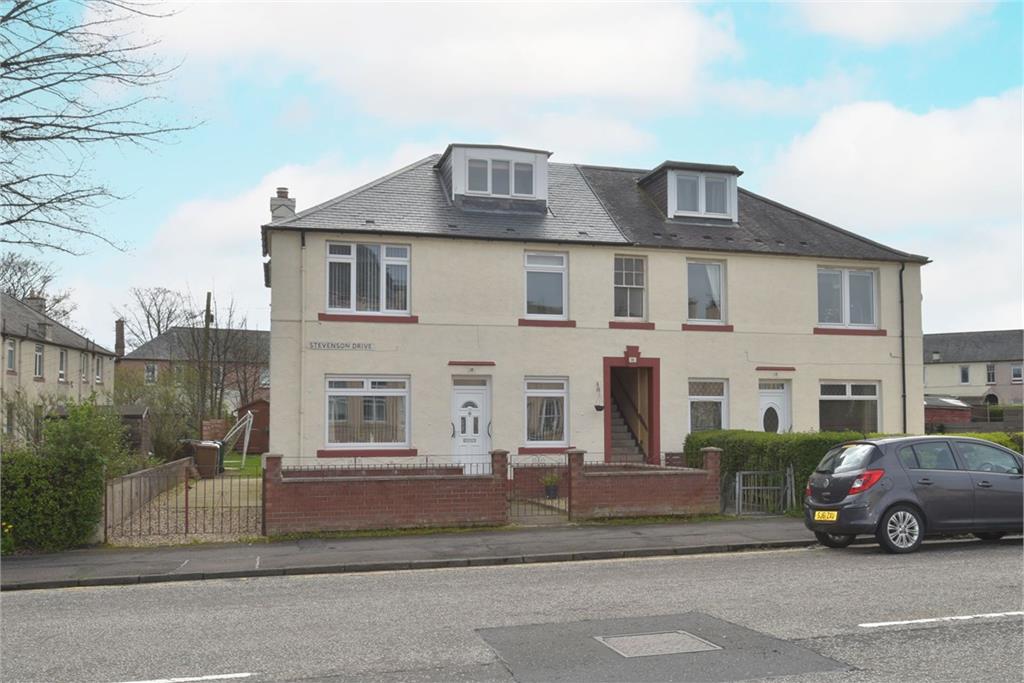 3 bed upper flat for sale in Stenhouse