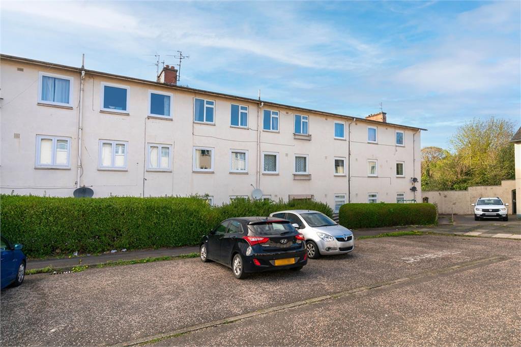 3 bed top floor flat for sale in The Inch