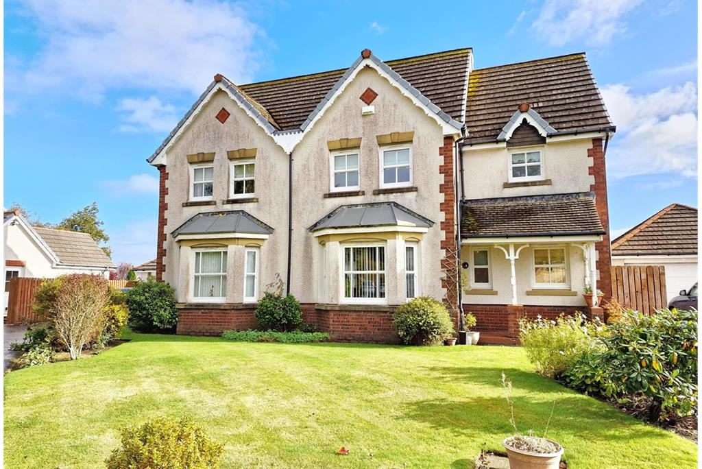 4 bed house for sale Strathaven 6 Pierowall Court ML10 ESPC