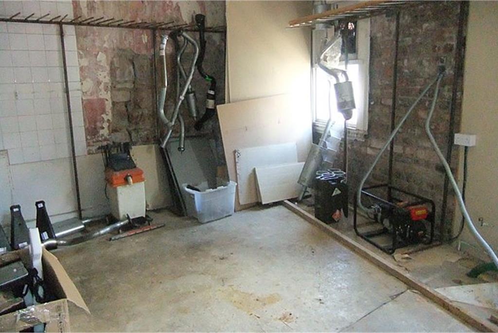 Retail Premises at 252 Spares, 32 Whitesands, Dumfries, DG1 2RR - image 4