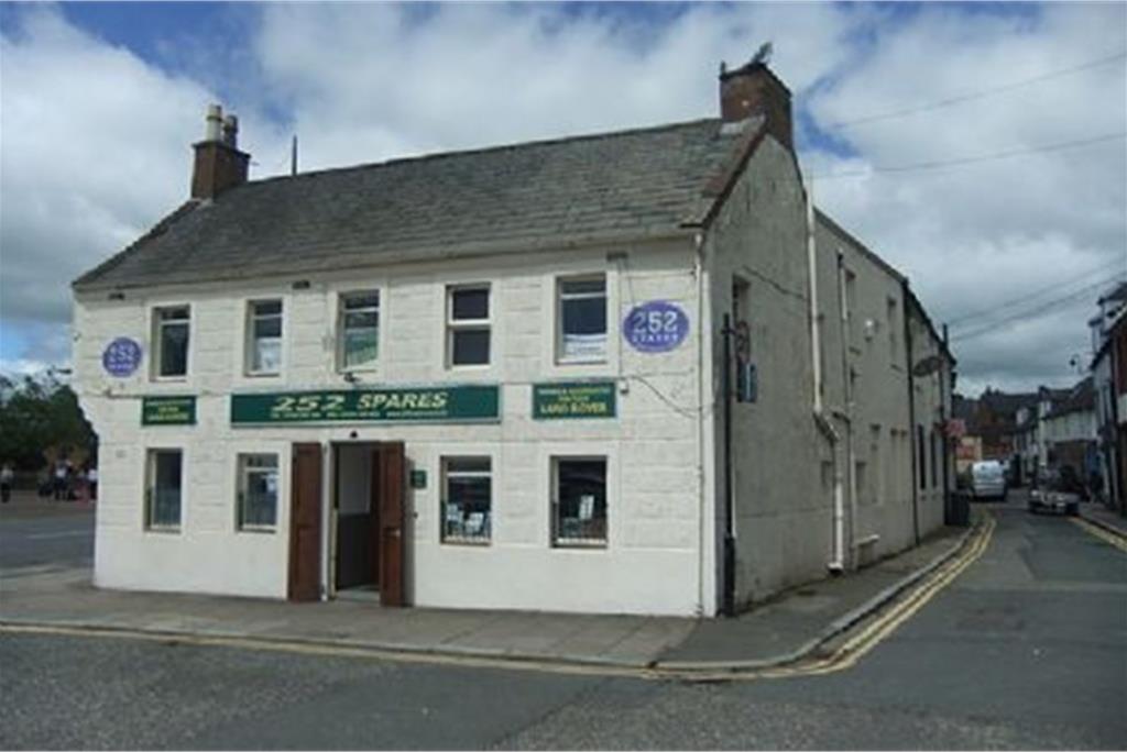 Retail Premises at 252 Spares, 32 Whitesands, Dumfries, DG1 2RR - image 1