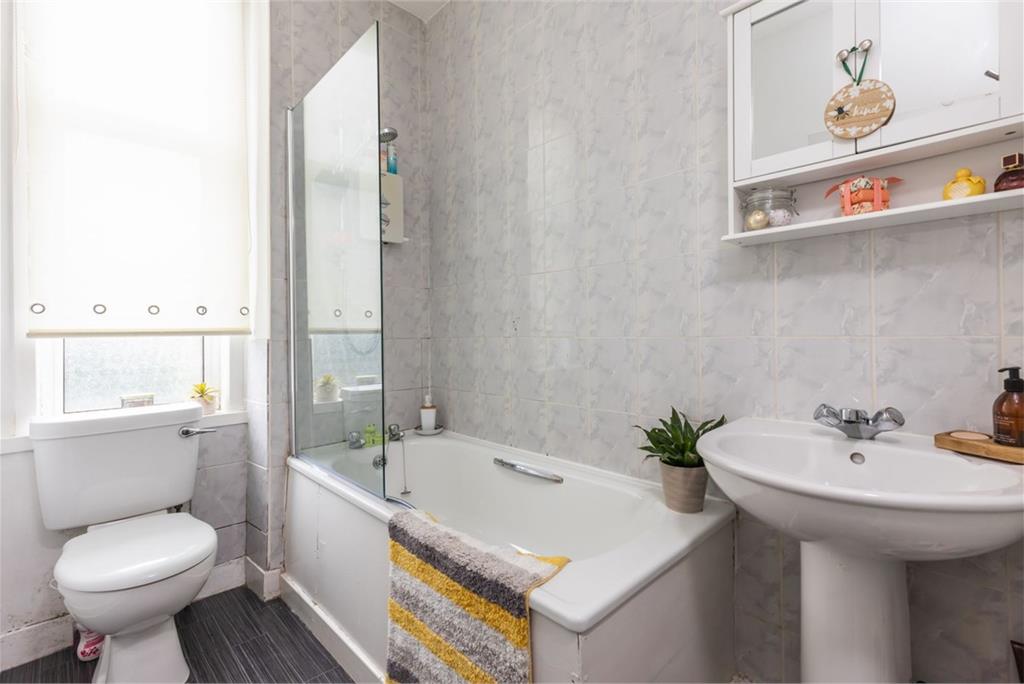 90 Eldindean Road, Bonnyrigg, EH19 2HP - image 4