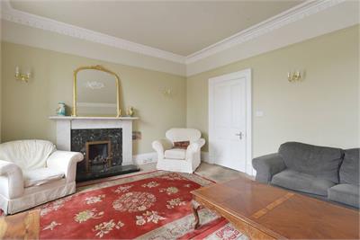 14 Market Place, Selkirk, TD7 4BT - image 4