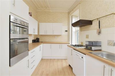 14 Market Place, Selkirk, TD7 4BT - image 5