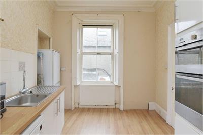 14 Market Place, Selkirk, TD7 4BT - image 6