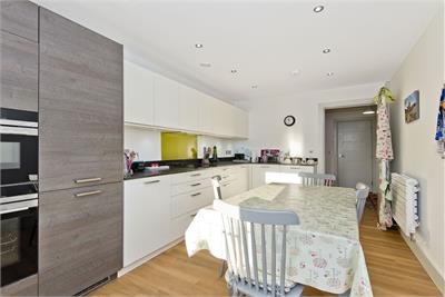 17 Kinness House,
Abbey Park Avenue,
ST. ANDREWS,
KY16 9JS - image 5