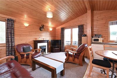 The Spinney House & Lodges, Langlee, Jedburgh - image 18