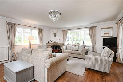 The Spinney House & Lodges, Langlee, Jedburgh - image 4