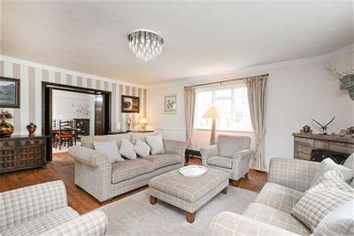 The Spinney House & Lodges, Langlee, Jedburgh - image 5