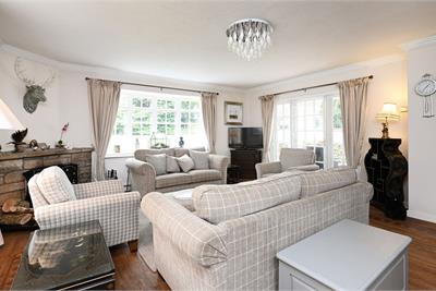 The Spinney House & Lodges, Langlee, Jedburgh - image 6