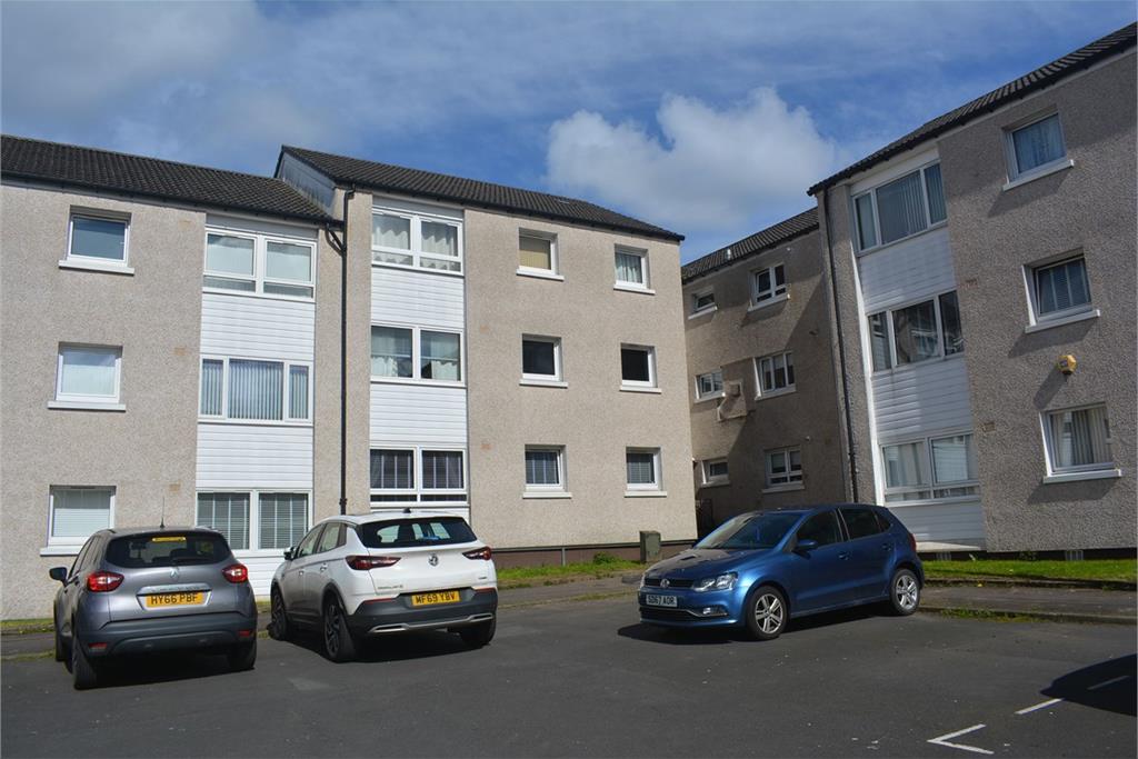 3 bed ground floor flat for sale in Summerston