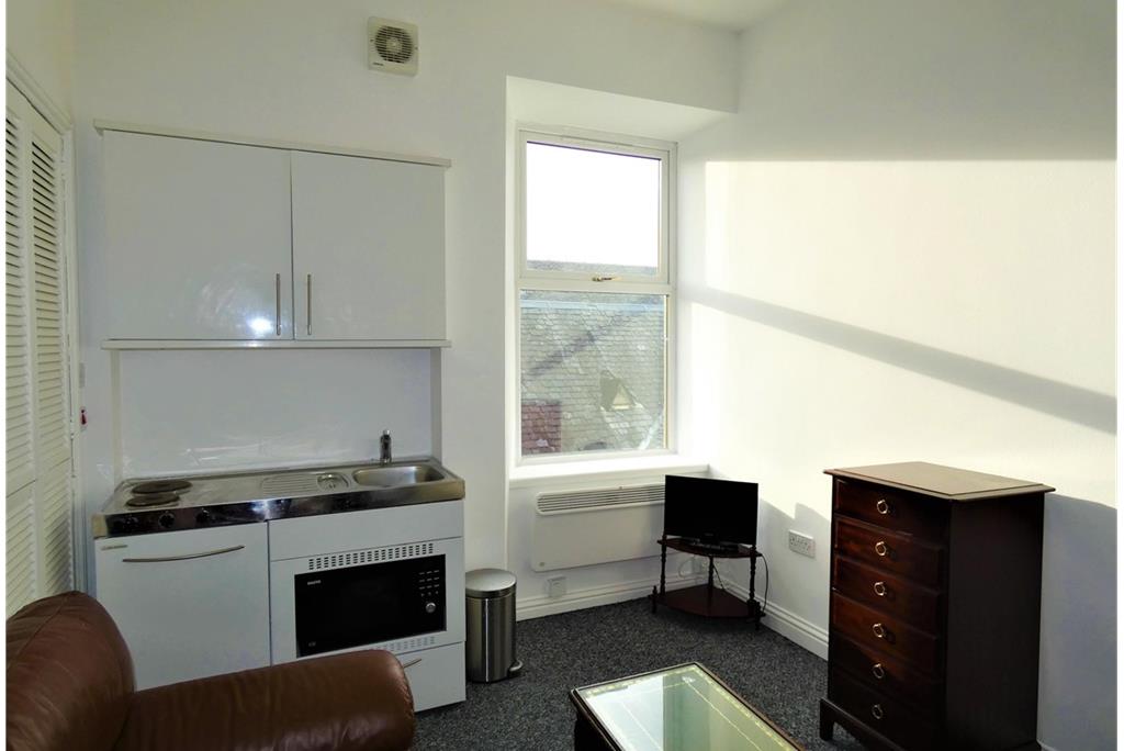 Flat 1/2,
12 Ritchie Street,
Millport,
Isle of Cumbrae,
KA28 0AL - image 2