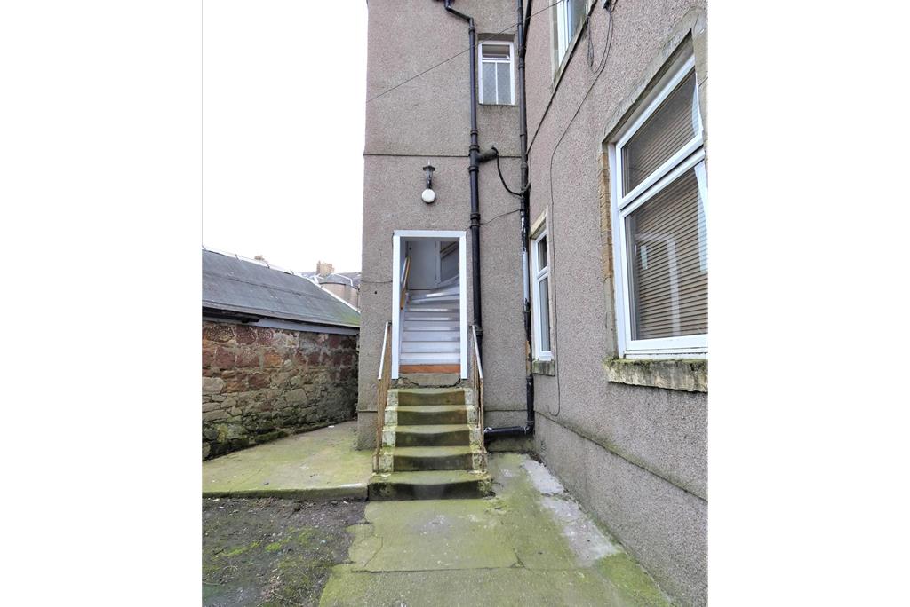 Flat 1/2,
12 Ritchie Street,
Millport,
Isle of Cumbrae,
KA28 0AL - image 14