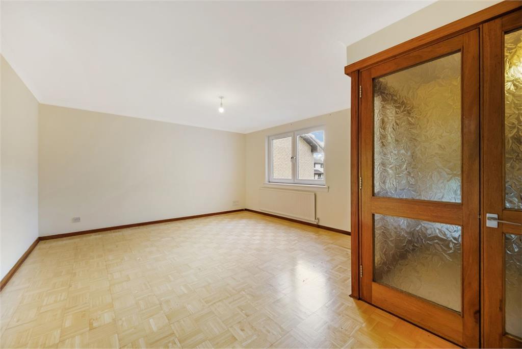 9 Burnside Park,
Balerno,
EH14 7LY - image 2