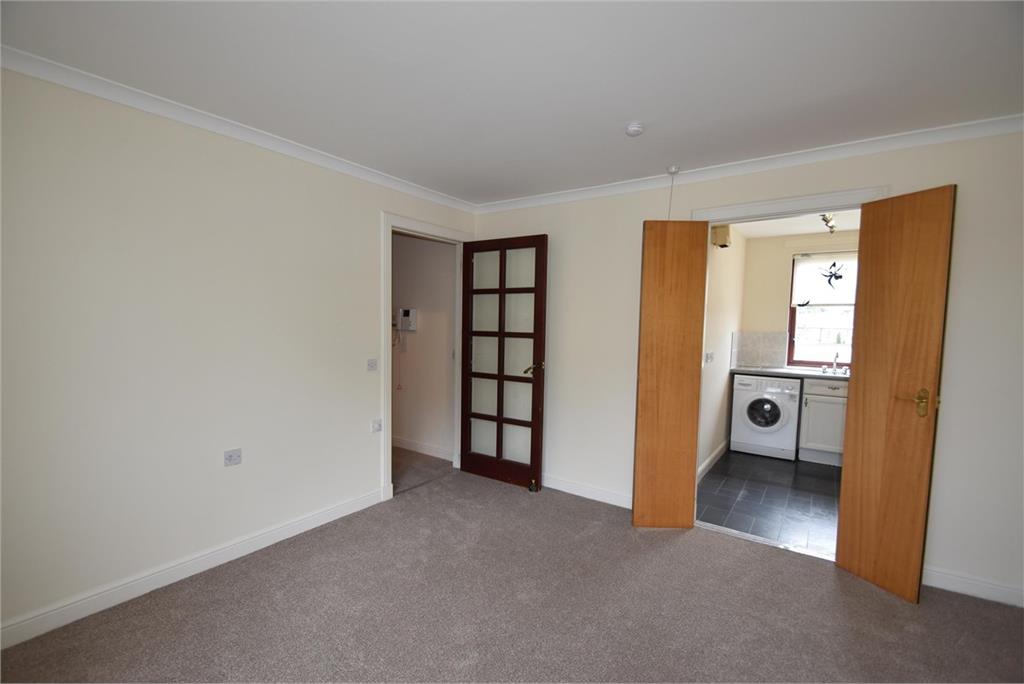 Flat 6/27,
Roseburn Drive,
Edinburgh,
EH12 5NS - image 4