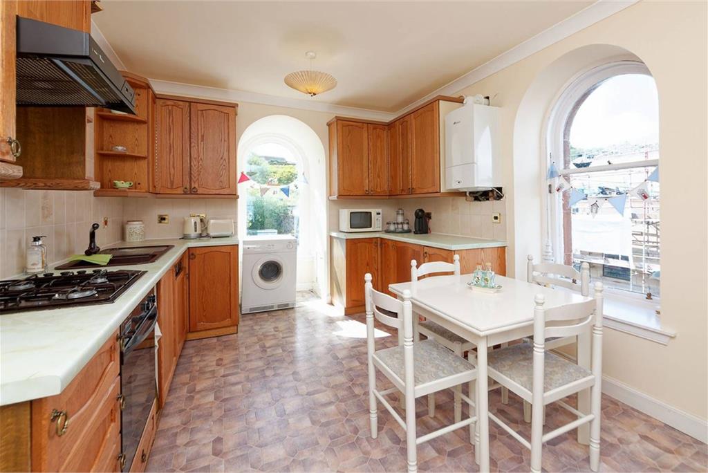 Flat 15, Grand Marine Court, 41 Argyle Street - image 2