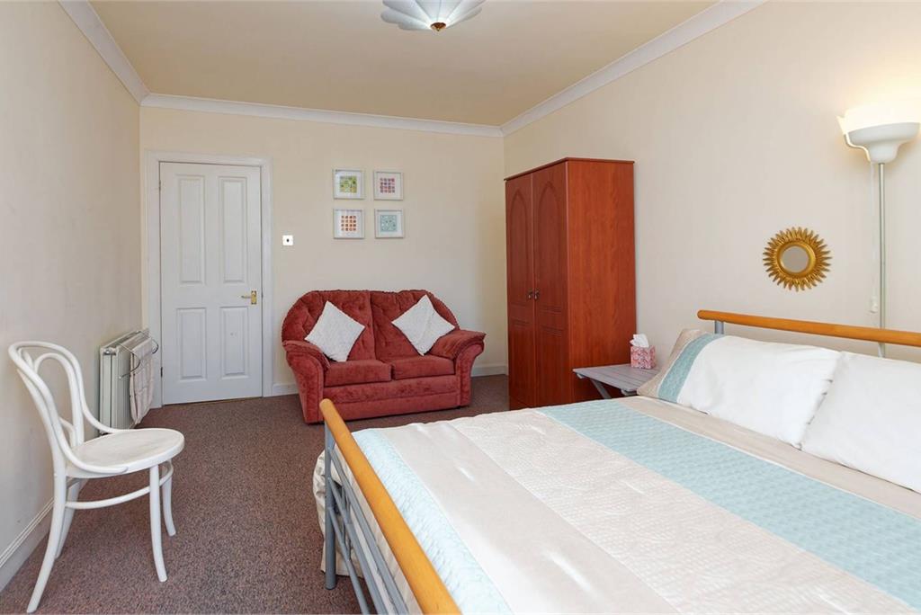 Flat 15, Grand Marine Court, 41 Argyle Street - image 11