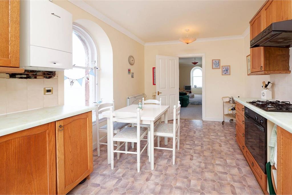 Flat 15, Grand Marine Court, 41 Argyle Street - image 3