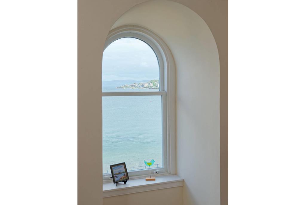 Flat 15, Grand Marine Court, 41 Argyle Street - image 4