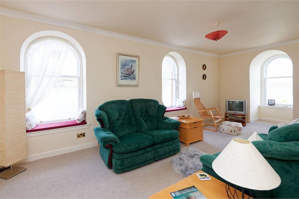 Flat 15, Grand Marine Court, 41 Argyle Street - image 7