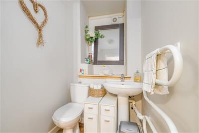 5 West Port,
Selkirk,
TD7 4DG - image 16