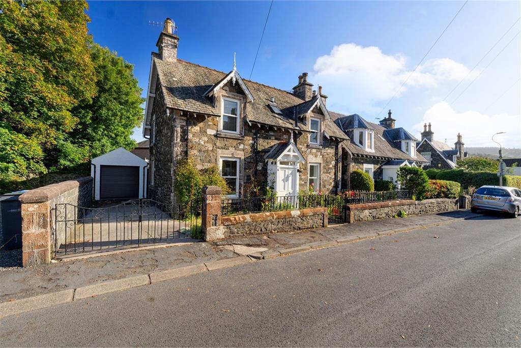 6 Cross Road, Peebles, EH45 8DH - image 1