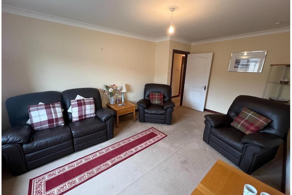 4 Newton Court,
First Floor Flat,
Millport,
Isle of Cumbrae,
KA28 0AT - image 2
