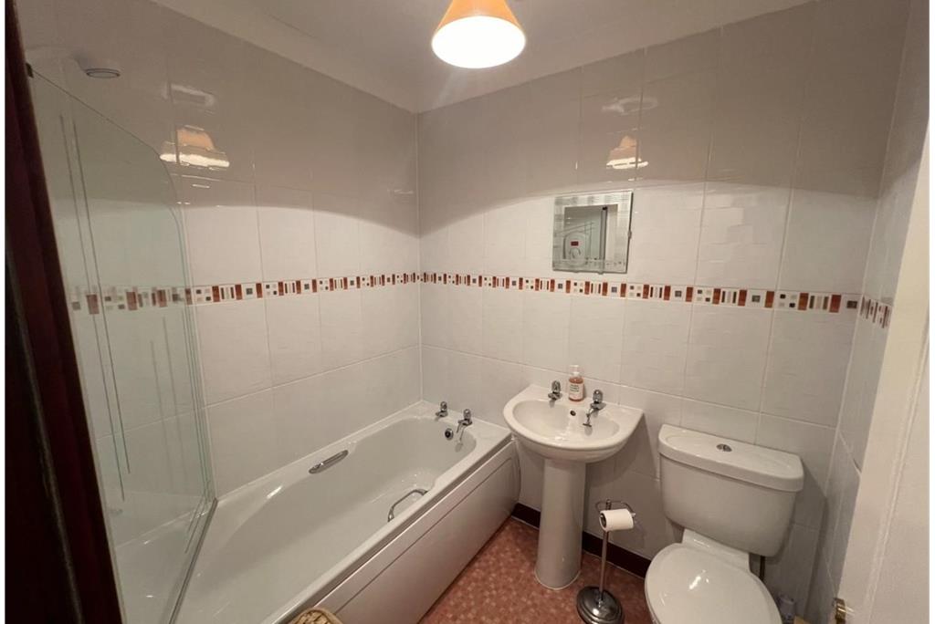 4 Newton Court,
First Floor Flat,
Millport,
Isle of Cumbrae,
KA28 0AT - image 13