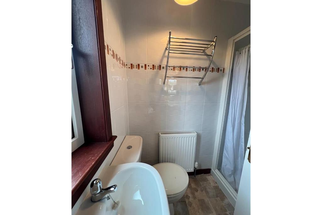 4 Newton Court,
First Floor Flat,
Millport,
Isle of Cumbrae,
KA28 0AT - image 14