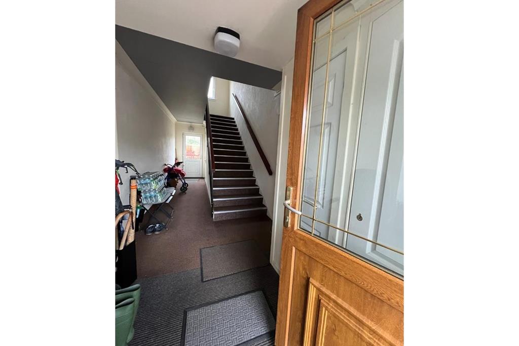 4 Newton Court,
First Floor Flat,
Millport,
Isle of Cumbrae,
KA28 0AT - image 17
