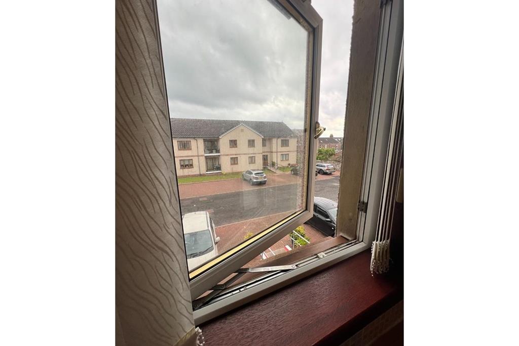 4 Newton Court,
First Floor Flat,
Millport,
Isle of Cumbrae,
KA28 0AT - image 10