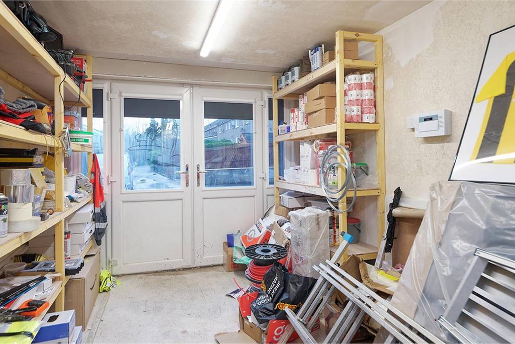 2A Sword Street, Airdrie, ML6 0BU - image 2