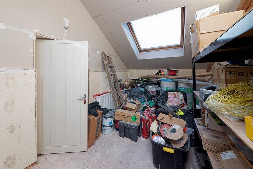 2A Sword Street, Airdrie, ML6 0BU - image 12
