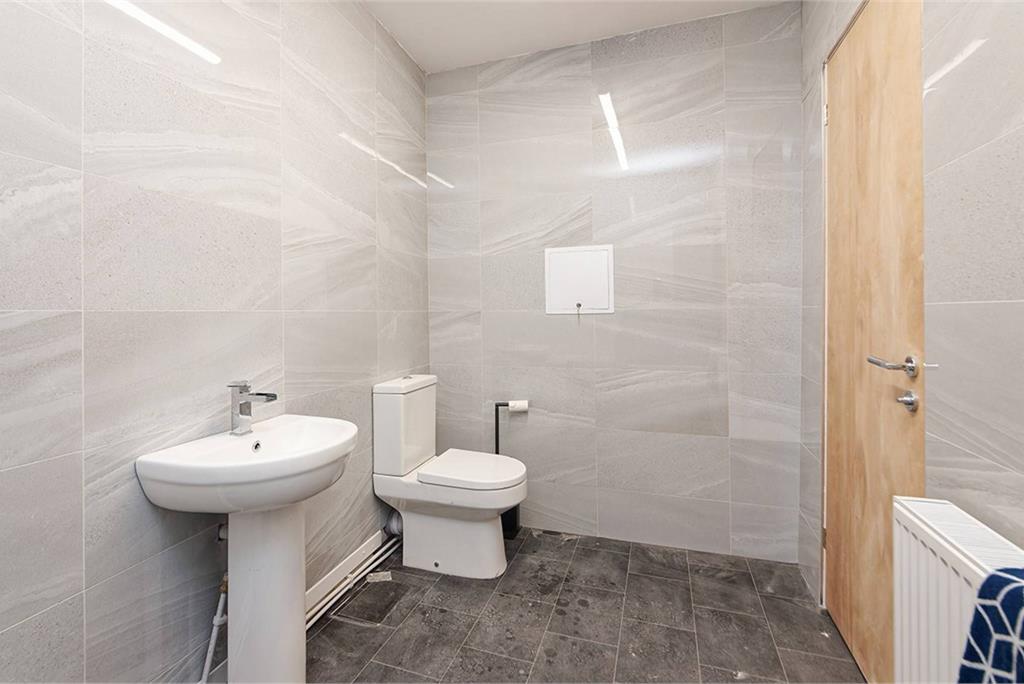 2A Sword Street, Airdrie, ML6 0BU - image 6