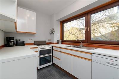 18A Queen's Crescent, Newington, Edinburgh, EH9 2BB - image 4