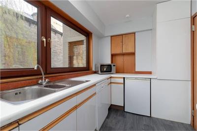 18A Queen's Crescent, Newington, Edinburgh, EH9 2BB - image 5
