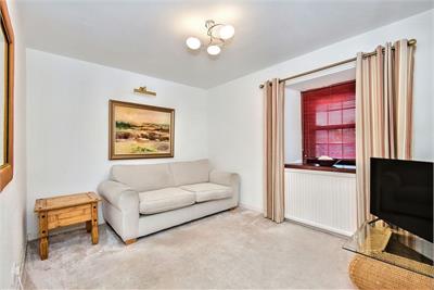 17 Mid Street,
Kettlebridge,
Cupar,
KY15 7QQ - image 15