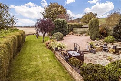 17 Mid Street,
Kettlebridge,
Cupar,
KY15 7QQ - image 19