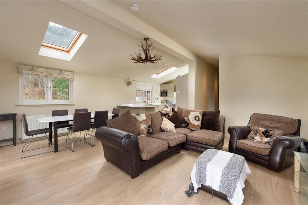28 Balloch Park, Aberfeldy, PH15 2LU - image 6
