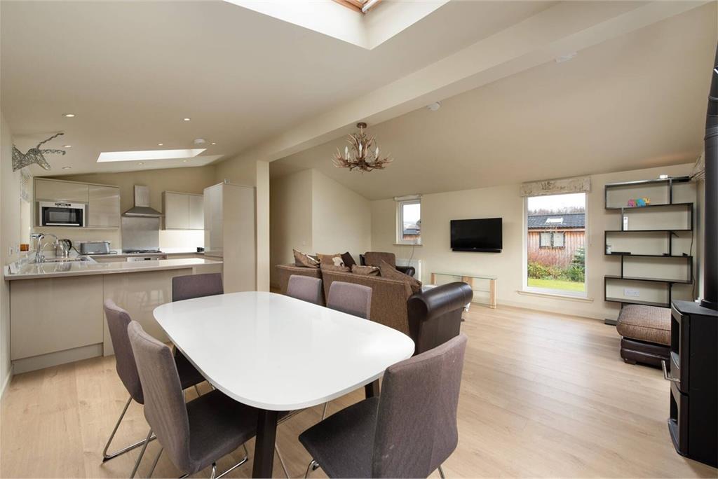 28 Balloch Park, Aberfeldy, PH15 2LU - image 8